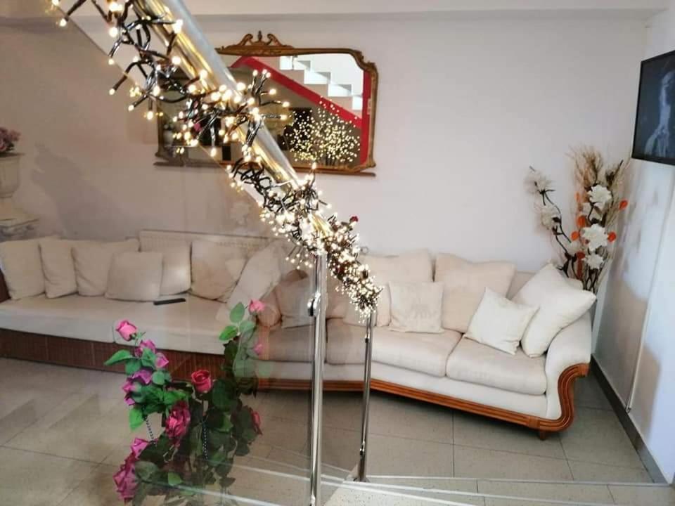 Casa Regala Ear Hotel Craiova Kültér fotó