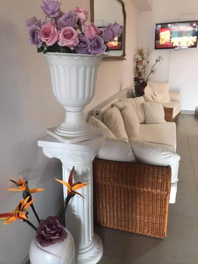 Casa Regala Ear Hotel Craiova Kültér fotó