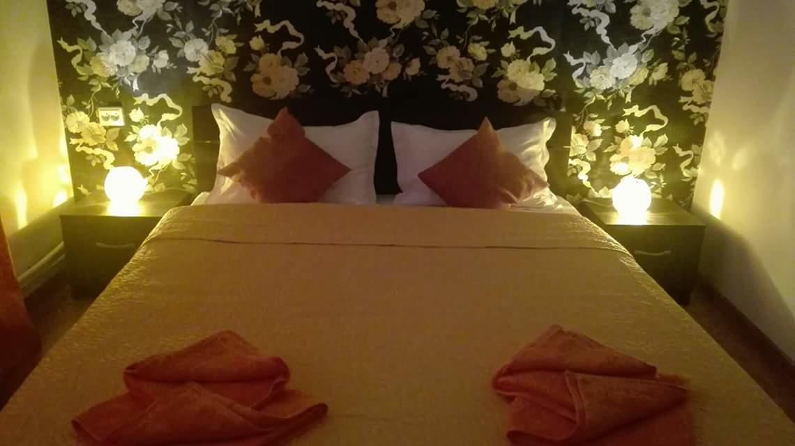 Casa Regala Ear Hotel Craiova Kültér fotó